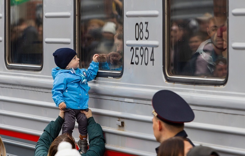 В Томске проводили на службу первую группу мобилизованных мужчин В Томске проводили на службу первую группу мобилизованных мужчин