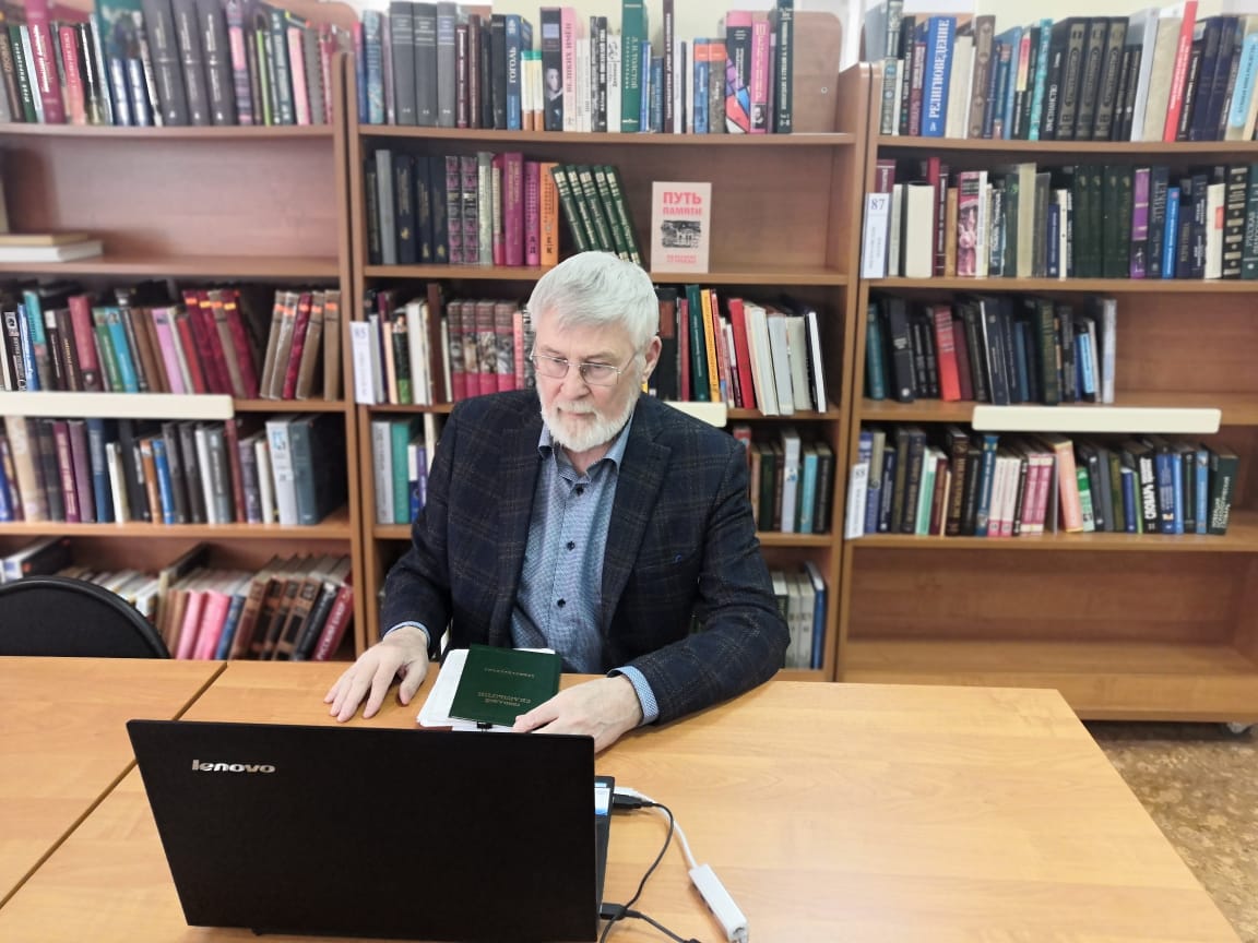 Томский поэт Геннадий Скарлыгин удостоен высшей награды Союза писателей России Томский поэт Геннадий Скарлыгин удостоен высшей награды Союза писателей России