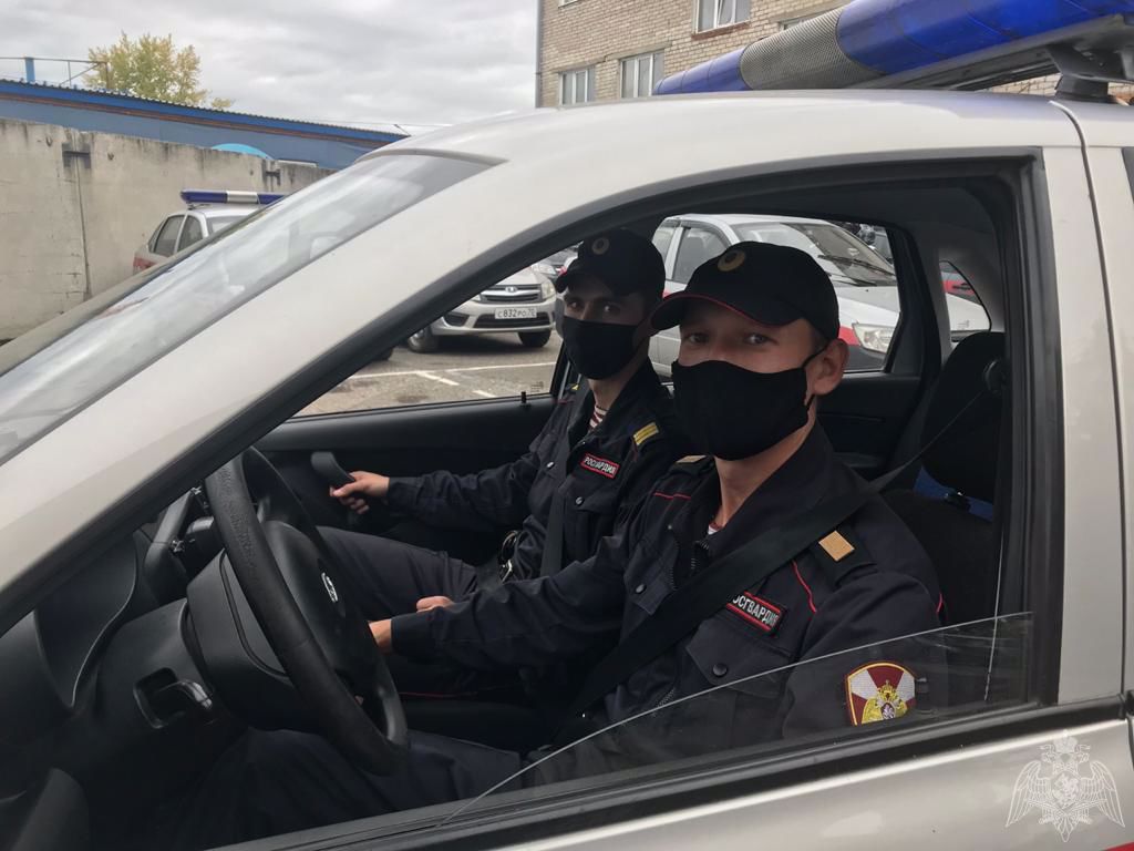 РОСГВАРДЕЙЦЫ ТОМСКОЙ ОБЛАСТИ ПО ГОРЯЧИМ СЛЕДАМ ЗАДЕРЖАЛИ ПОДОЗРЕВАЕМОГО В НАНЕСЕНИИ ТЕЛЕСНЫХ ПОВРЕЖД РОСГВАРДЕЙЦЫ ТОМСКОЙ ОБЛАСТИ ПО ГОРЯЧИМ СЛЕДАМ ЗАДЕРЖАЛИ ПОДОЗРЕВАЕМОГО В НАНЕСЕНИИ ТЕЛЕСНЫХ ПОВРЕЖД