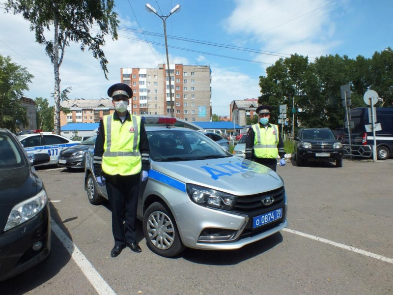 Родители двухмесячного ребенка поблагодарили сотрудников томской полиции за оперативную помощь Родители двухмесячного ребенка поблагодарили сотрудников томской полиции за оперативную помощь